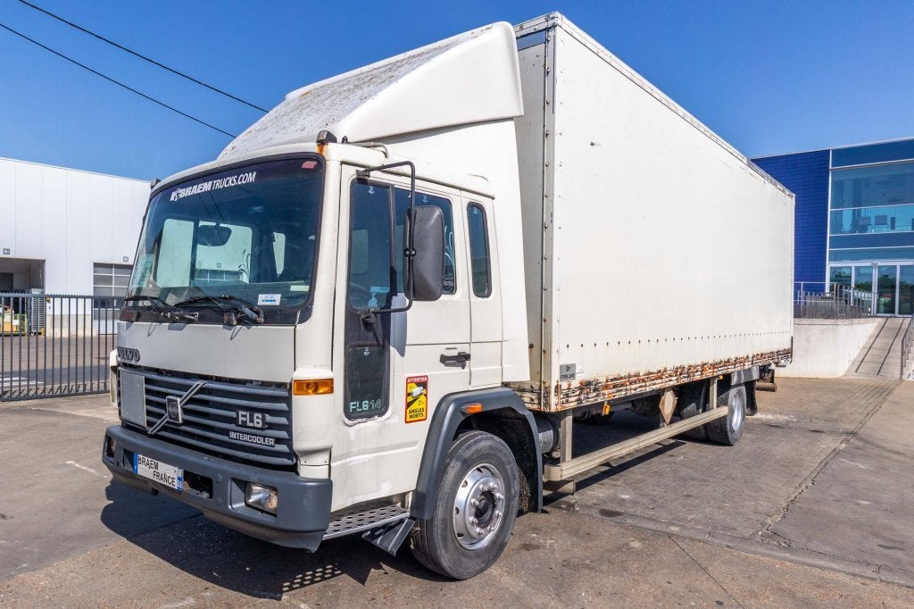 Volvo FL 6.14 (bj 1996), Auto's, Achterwielaandrijving, Overige brandstoffen, Wit, Bedrijf