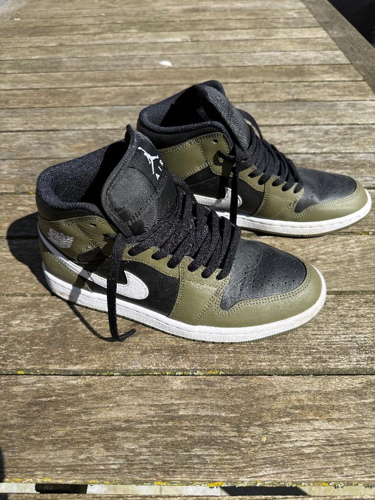 Jordan 1 Mid, Enlèvement, Comme neuf, Chaussures