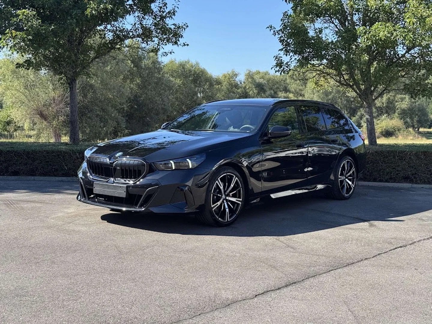 BMW 530e xDrive Touring M Sport PRO / BOWERS-WLKINS / PANO /, Autos, BMW, Cuir, Entreprise, Noir, 5 portes