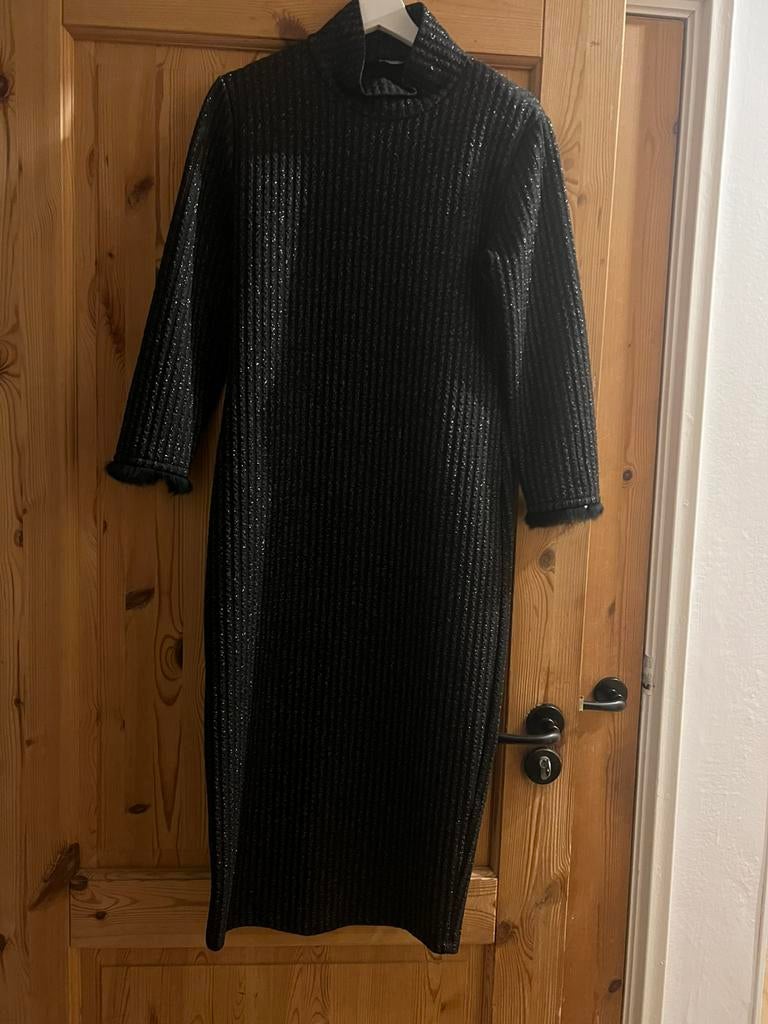 Jurk, zwart met zilverdraad, halflanf , liu jo , eu maat 40, Taille 38/40 (M), Enlèvement ou Envoi, Comme neuf, Sous le genou
