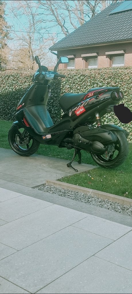 Aprilia sr, Vélos & Vélomoteurs, Scooters | Aprilia, Autres modèles, 125 cm³, Comme neuf, Enlèvement