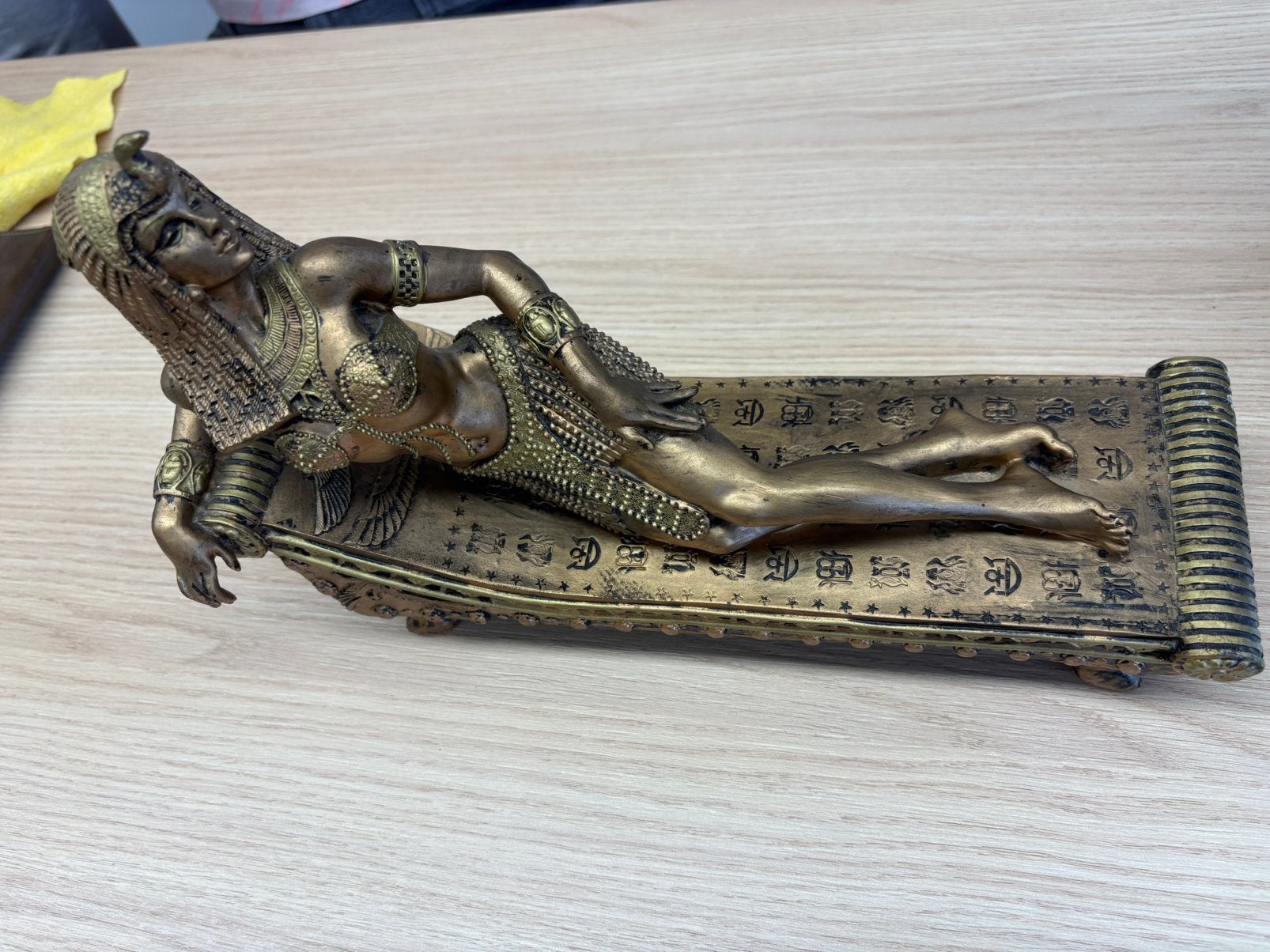 Beeld Cleopatra liggend 2x, Ophalen, Zo goed als nieuw