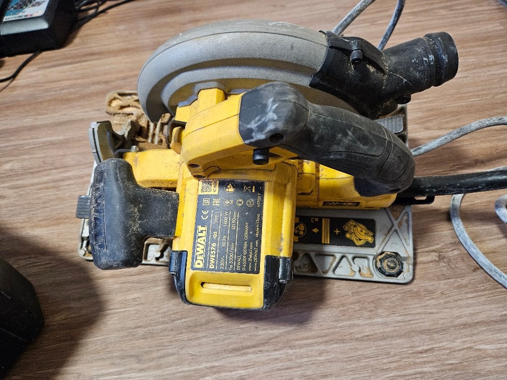 Cirkelzaag DeWALT - 1600W - 190mm, Doe-het-zelf en Bouw, Gereedschap | Zaagmachines, Zo goed als nieuw, Cirkelzaag, Ophalen