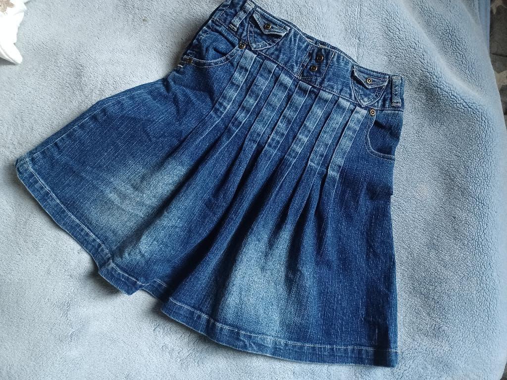 une salopette + 2jupes en jeans pour 5 euros t. 8 ans, Enfants & Bébés, Vêtements enfant | Taille 128, Enlèvement ou Envoi