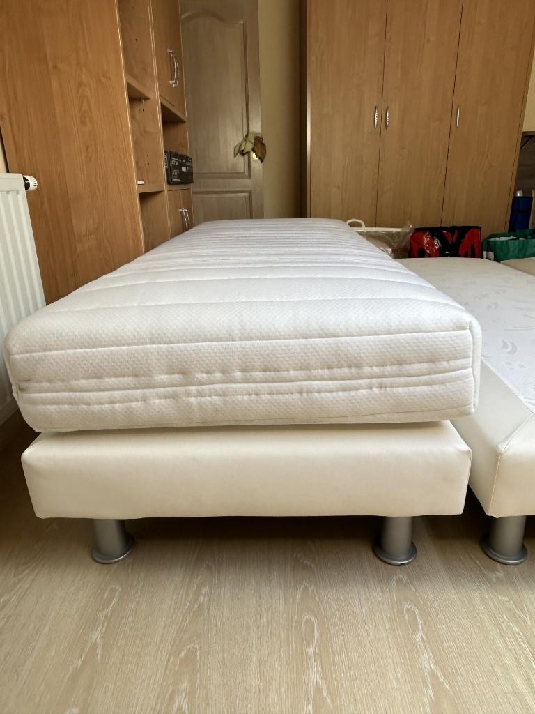 Boxspring en cuir synthétique, Maison & Meubles, Chambre à coucher | Lits boxsprings, 200 cm, Blanc, Une personne, Comme neuf