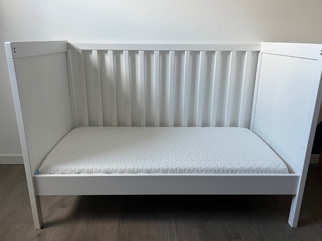 Ledikant + matras en accessoires, Ophalen, Zo goed als nieuw, Minder dan 140 cm, Matras