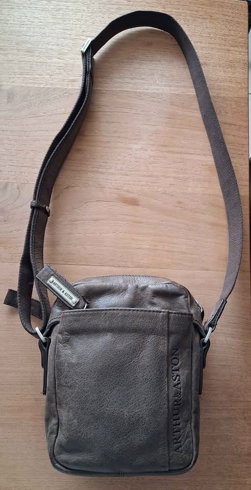 Sacoche bandoulière en cuir Arthur & Aston, Enlèvement ou Envoi, Brun, Autres marques, Cuir