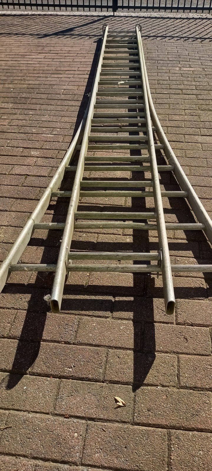 échelle 2 éléments 4m 50 x2, Bricolage & Construction, Pliable ou rétractable/escamotable, Échelle, Enlèvement, Utilisé