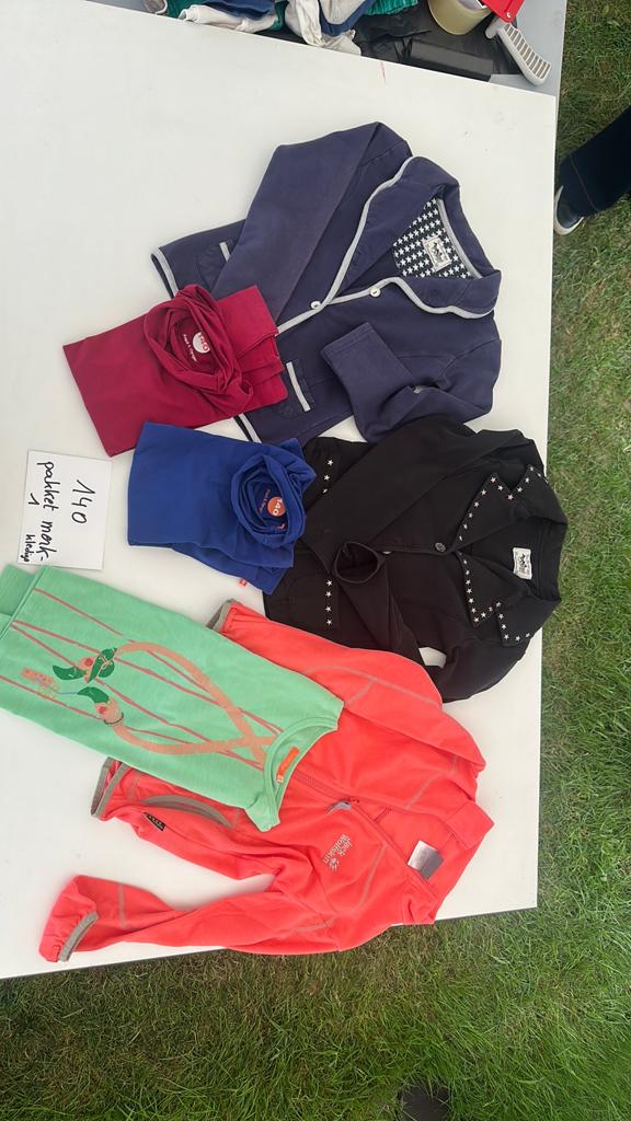 Paquet : 1 vêtement de marque pour fille taille 140, Enfants & Bébés, Enlèvement, Comme neuf, Fille