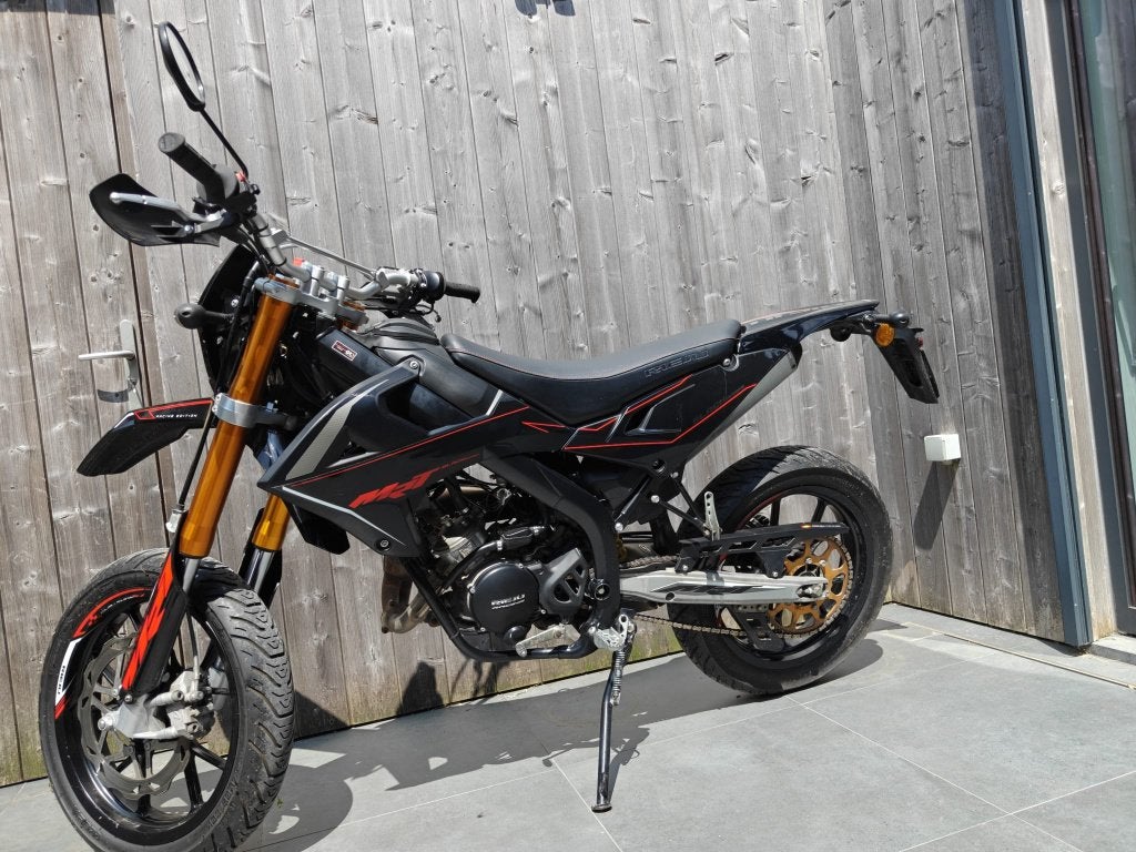 Rieju MRT5 SM PRO, Fietsen en Brommers, Brommers | Overige merken, Ophalen, Gebruikt, Klasse B (45 km/u), 50 cc