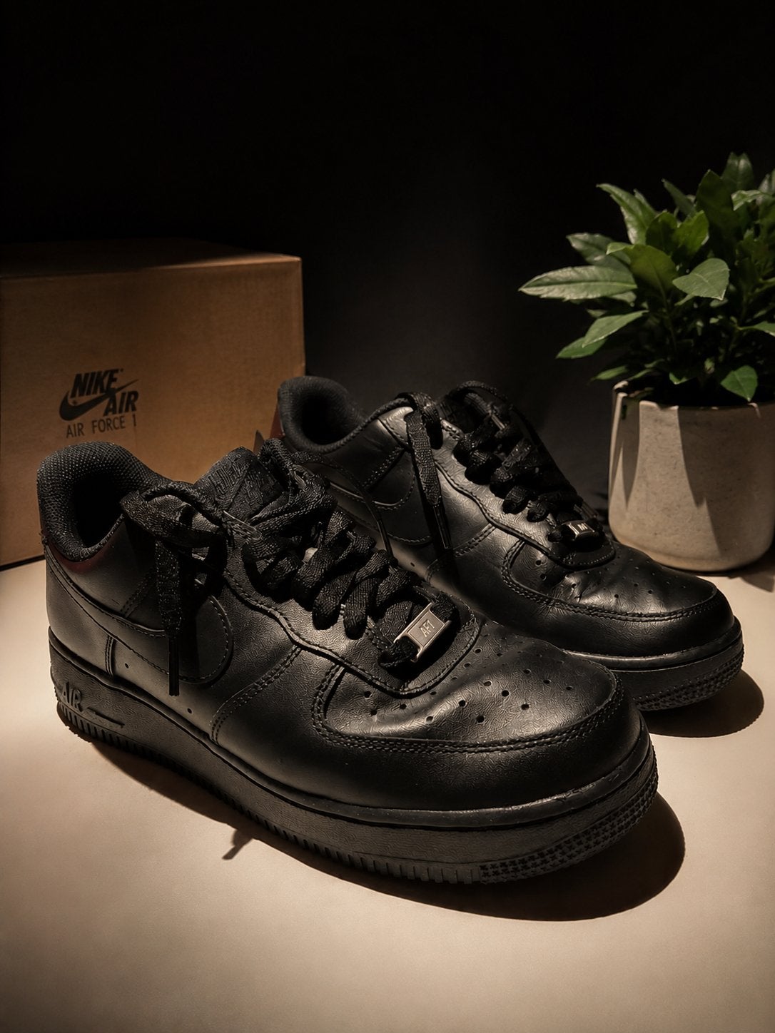 Nike Air Force 1 – Taille 42 – Bon état – Je me déplace, Vêtements | Hommes, Chaussures, Enlèvement ou Envoi, Comme neuf, Baskets