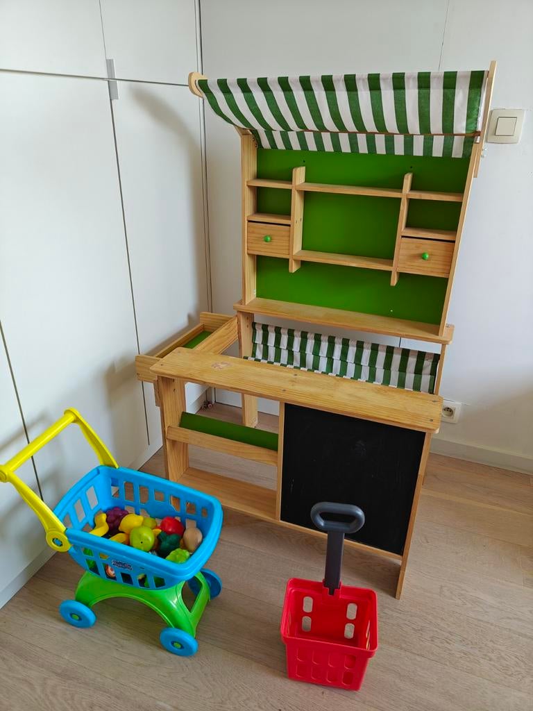 Houten Winkeltje, Enlèvement