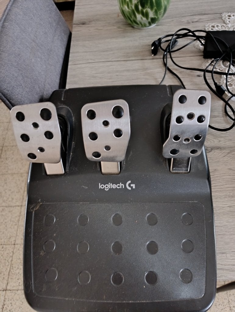 Logitech g923 stuurwiel met pedalboard, Games en Spelcomputers, Ophalen, Racestuur, Direct drive, Zo goed als nieuw