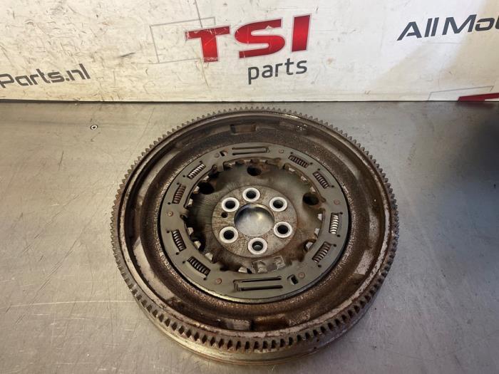 Volant moteur d'un Volkswagen Golf, Volkswagen, -, 3 mois de garantie, Utilisé