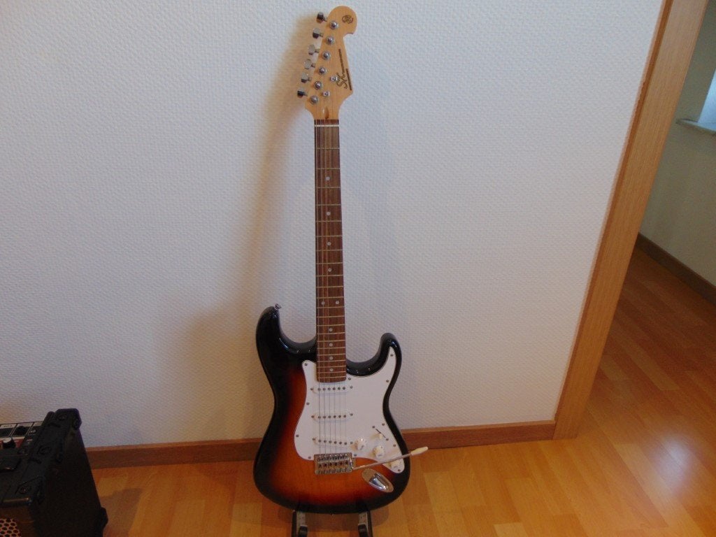 Gitaar stratocaster SX + Vox DA15 Gitaarversterker ., Muziek en Instrumenten, Overige Muziek en Instrumenten, Ophalen, Nieuw