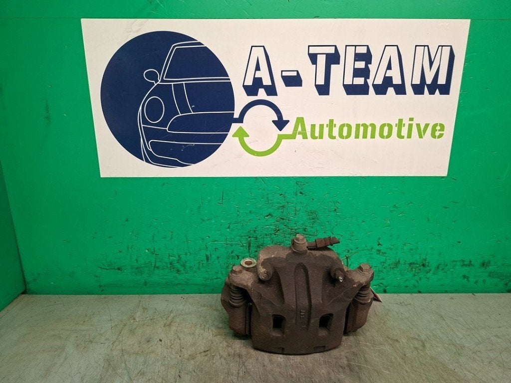 REMKLAUW LINKS VOOR Nissan Qashqai (J10) (11-2006/01-2014), Gebruikt, Nissan