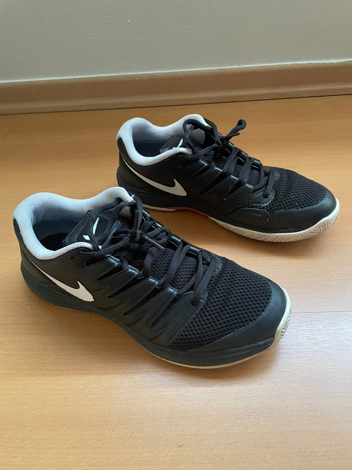 Sportschoenen Merk Nike Maat 44 Kleur zwart, Sport en Fitness, Loopsport en Atletiek, Ophalen of Verzenden, Zo goed als nieuw