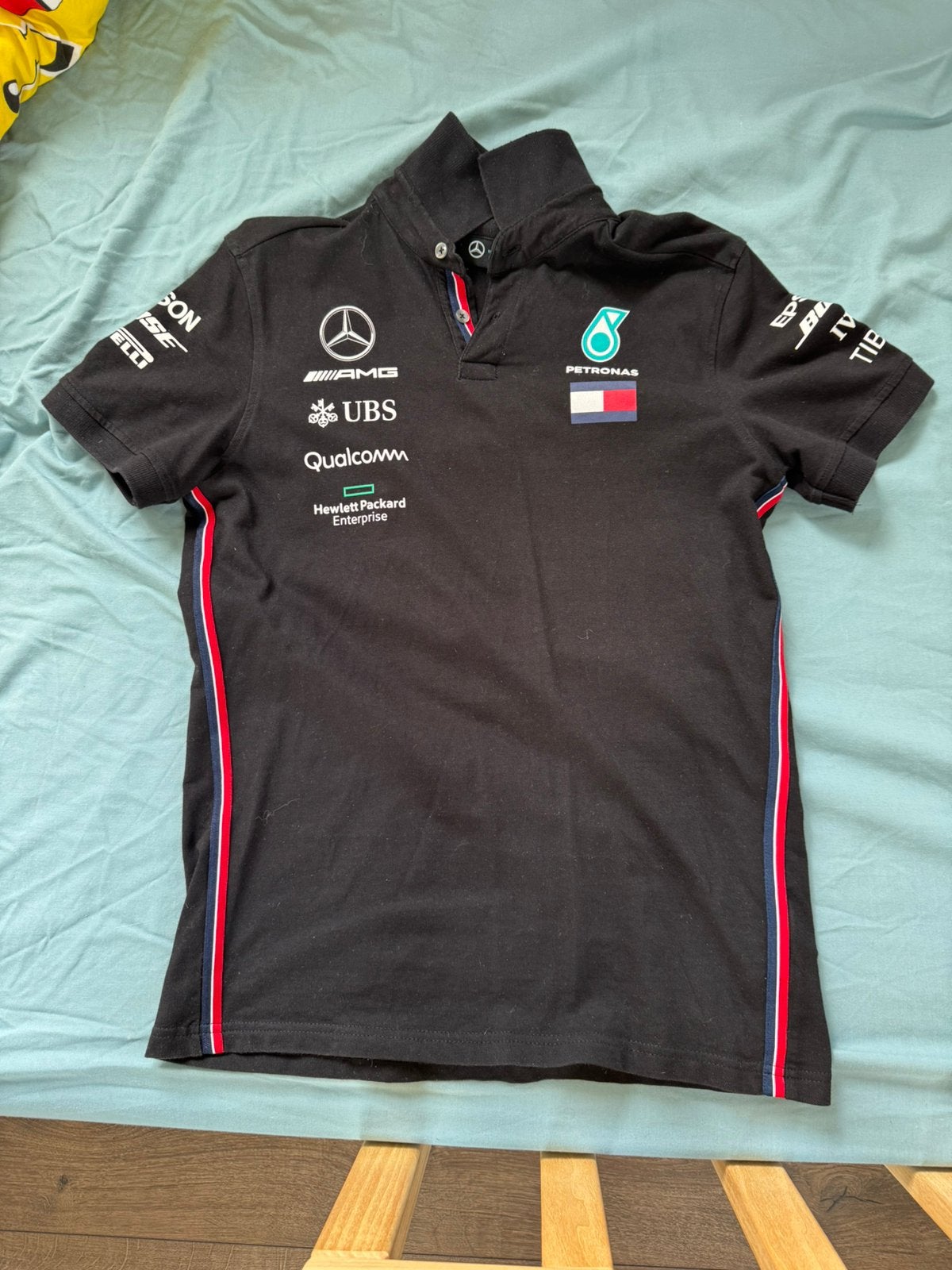 Polo mercedes petronas tommy hilfiger, Vêtements | Hommes, Enlèvement ou Envoi, Comme neuf, Taille 46 (S) ou plus petite, Noir