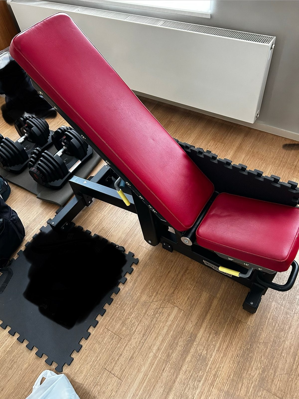 Banc musculation + une paire haltère + Barre & poids(offert), Sports & Fitness, Enlèvement, Neuf, Haltère