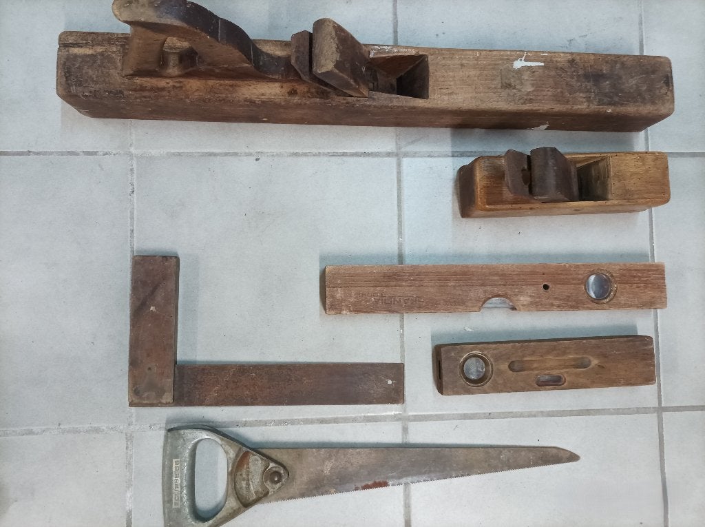 ANCIENS OUTILS A MAIN : 9 photos, Enlèvement