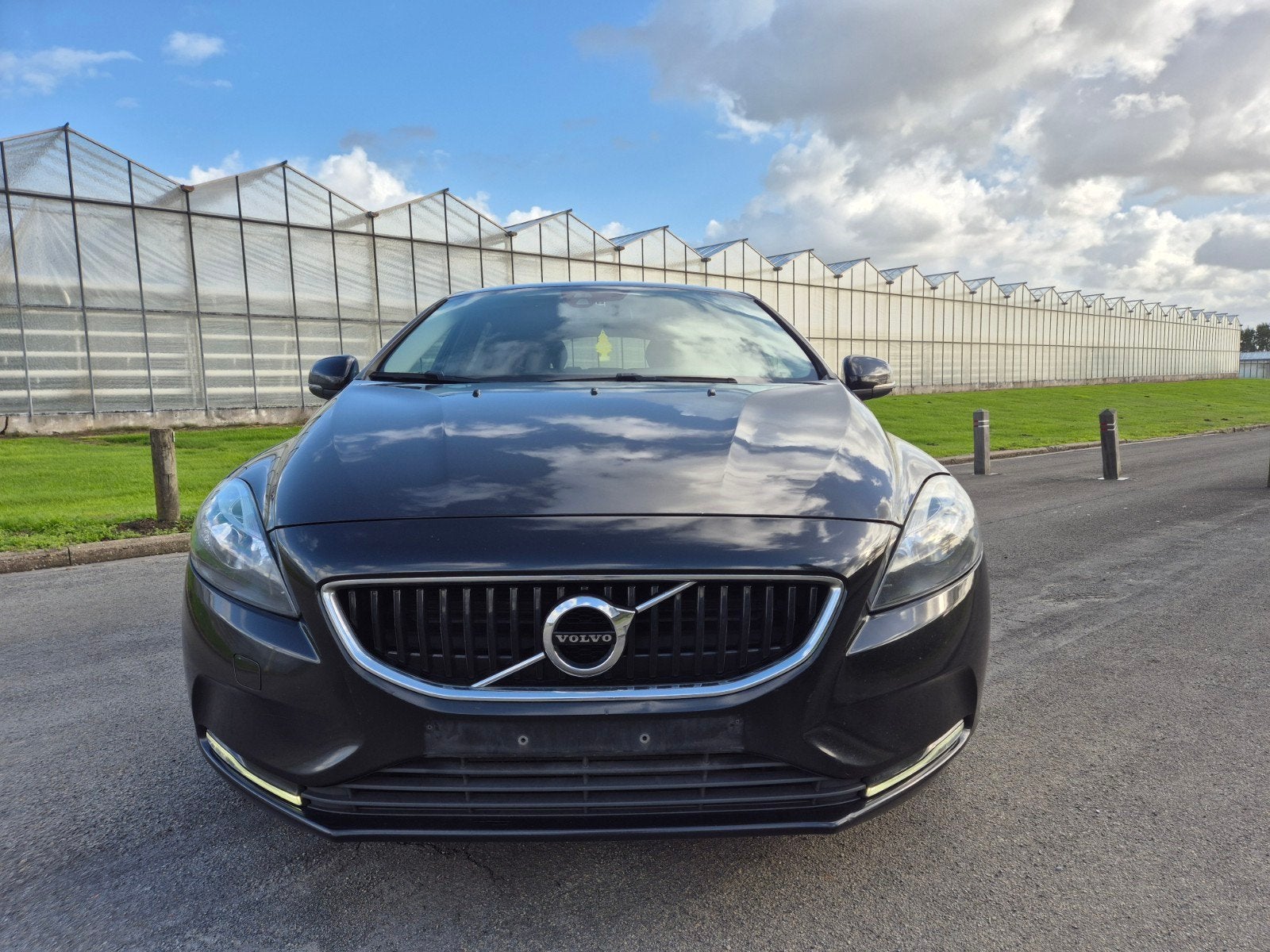 Volvo V40 2.0 D2 Automaat bj 2017 Navi pdc led Gekeurd Vvk, 4 cilinders, Zwart, https://public.car-pass.be/vhr/fddd5add-c6d1-420d-9394-7bfa4ad53b99