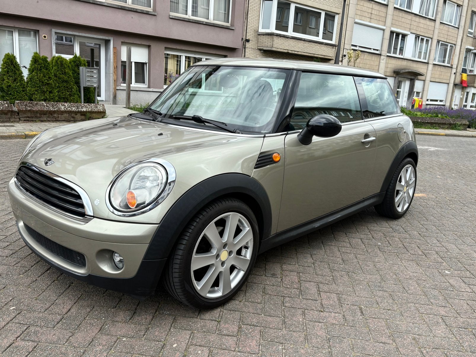 Mini one 1.4 Benzine AUTOMAAT 138.000 km, Autos, Mini, Entreprise, One, Essence, Euro 4, Hatchback, 3 portes, Automatique, Vert