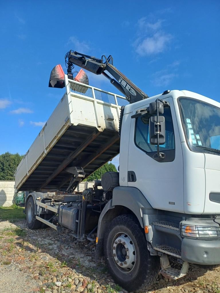 Camion grue Renault, Renault