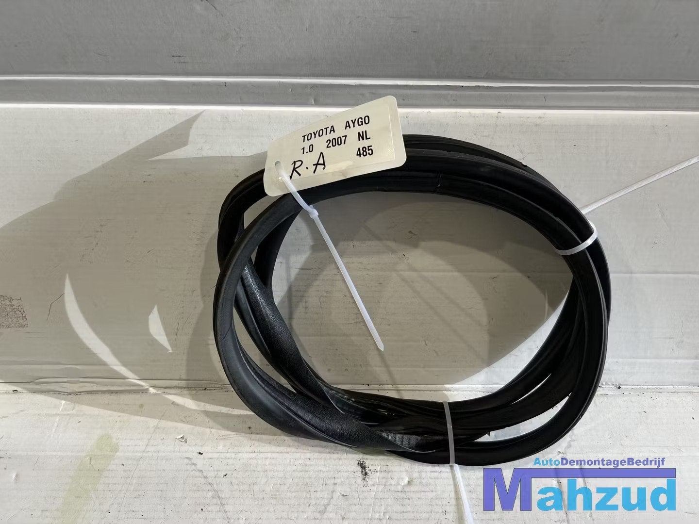 TOYOTA AYGO rechts achter deurrubber 2005-2014, Autos : Pièces & Accessoires, Info@toyota.co.jp, Toyota Motor Corporation, Toyota-Cho 1
471-8571  Toyota City