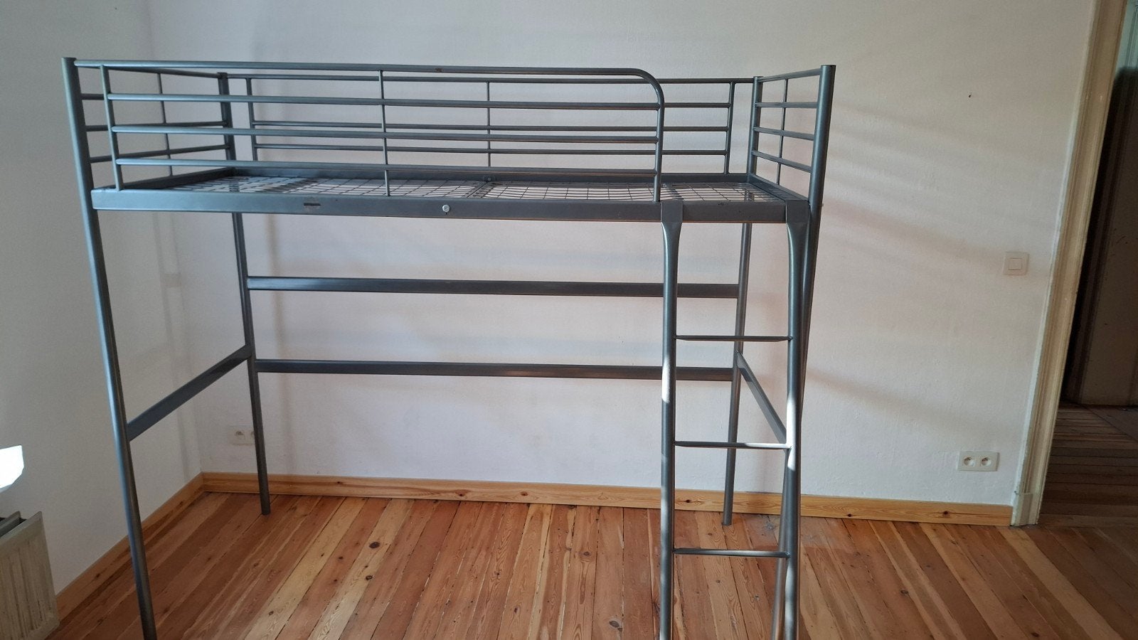 IKEA hoogslaper type Vital, Huis en Inrichting, Slaapkamer | Stapelbedden en Hoogslapers, Ophalen, Hoogslaper