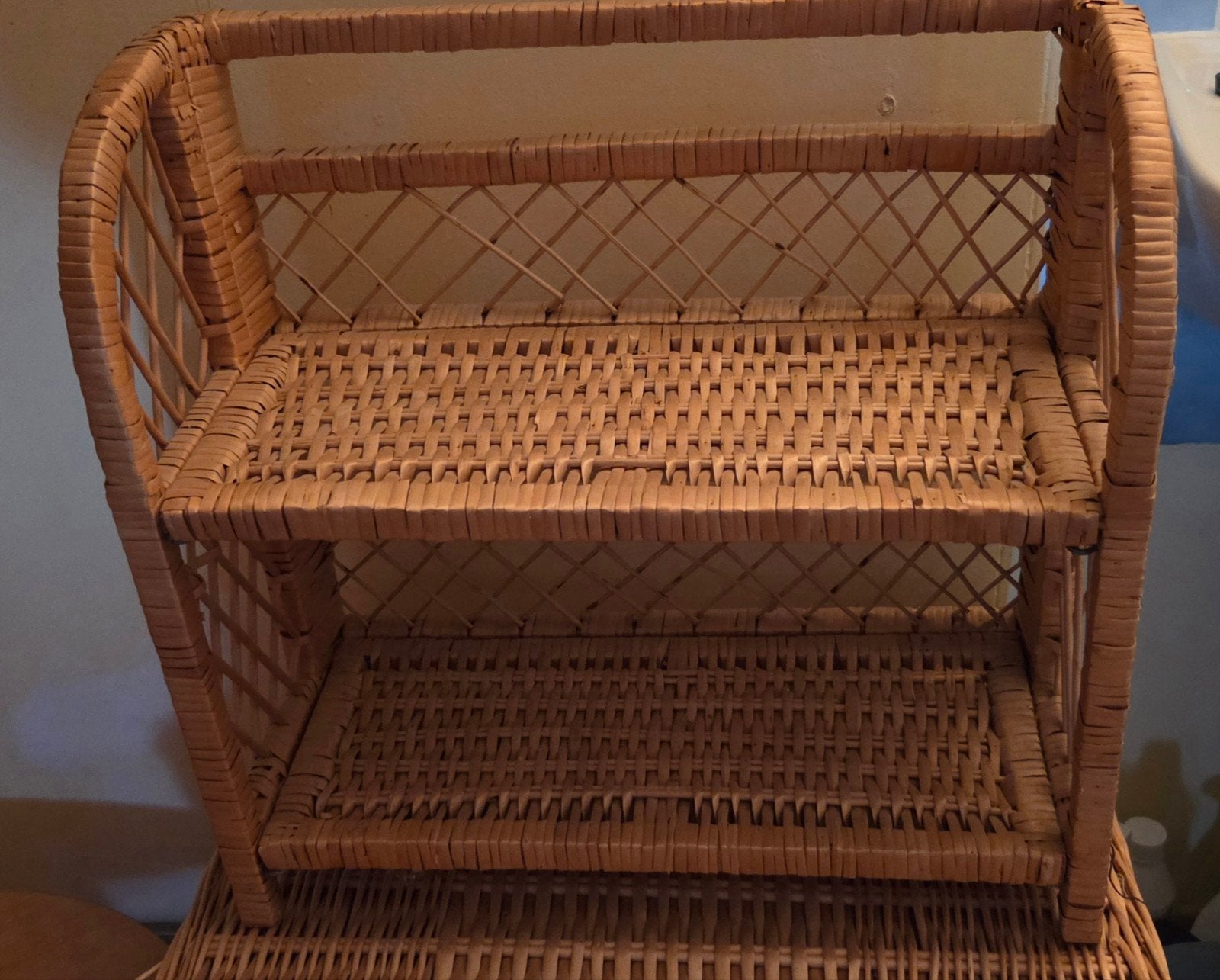 Etagère en rotin GRATUIT, Maison & Meubles, Accessoires pour la Maison | Étagères, Enlèvement