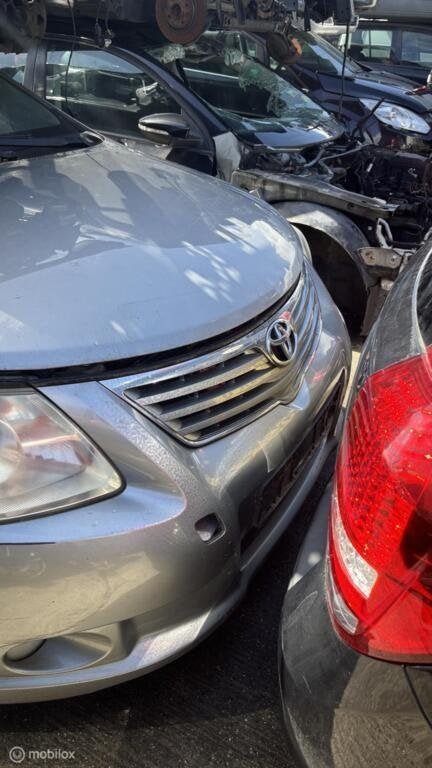 Voorbumper w265 Toyota Avensis Wagon III ('06-'15), Pare-chocs, Toyota, Utilisé, Avant