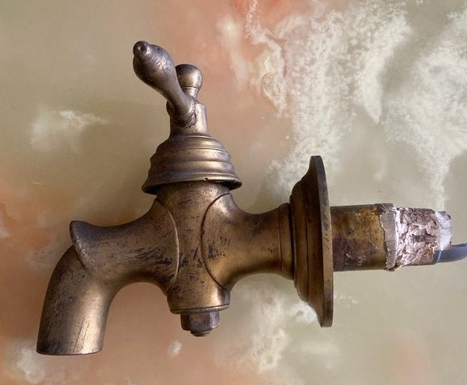 ROBINET D'EAU ANTIQUE, Antiquités & Art, Enlèvement