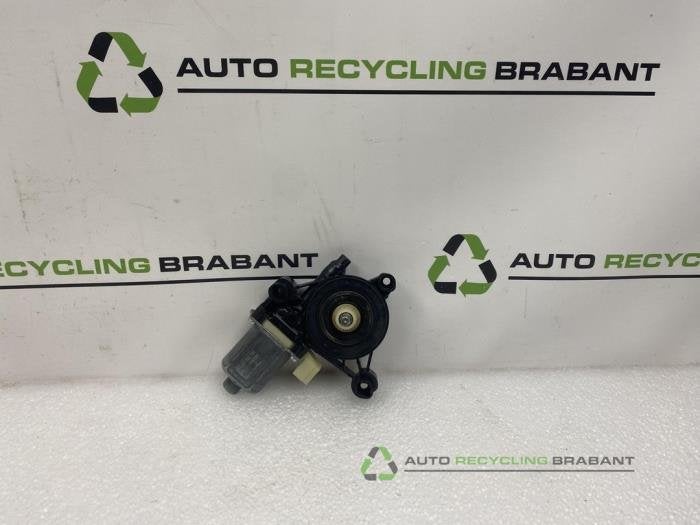 Moteur de vitre portière d'un Audi A4, -, 3 mois de garantie, Utilisé, -