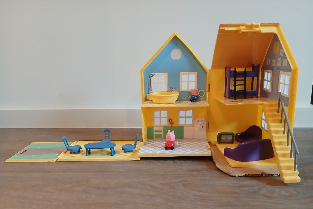 Peppa Pig luxe huis met 2 speelfiguren, Ophalen, Zo goed als nieuw, Poppenhuis