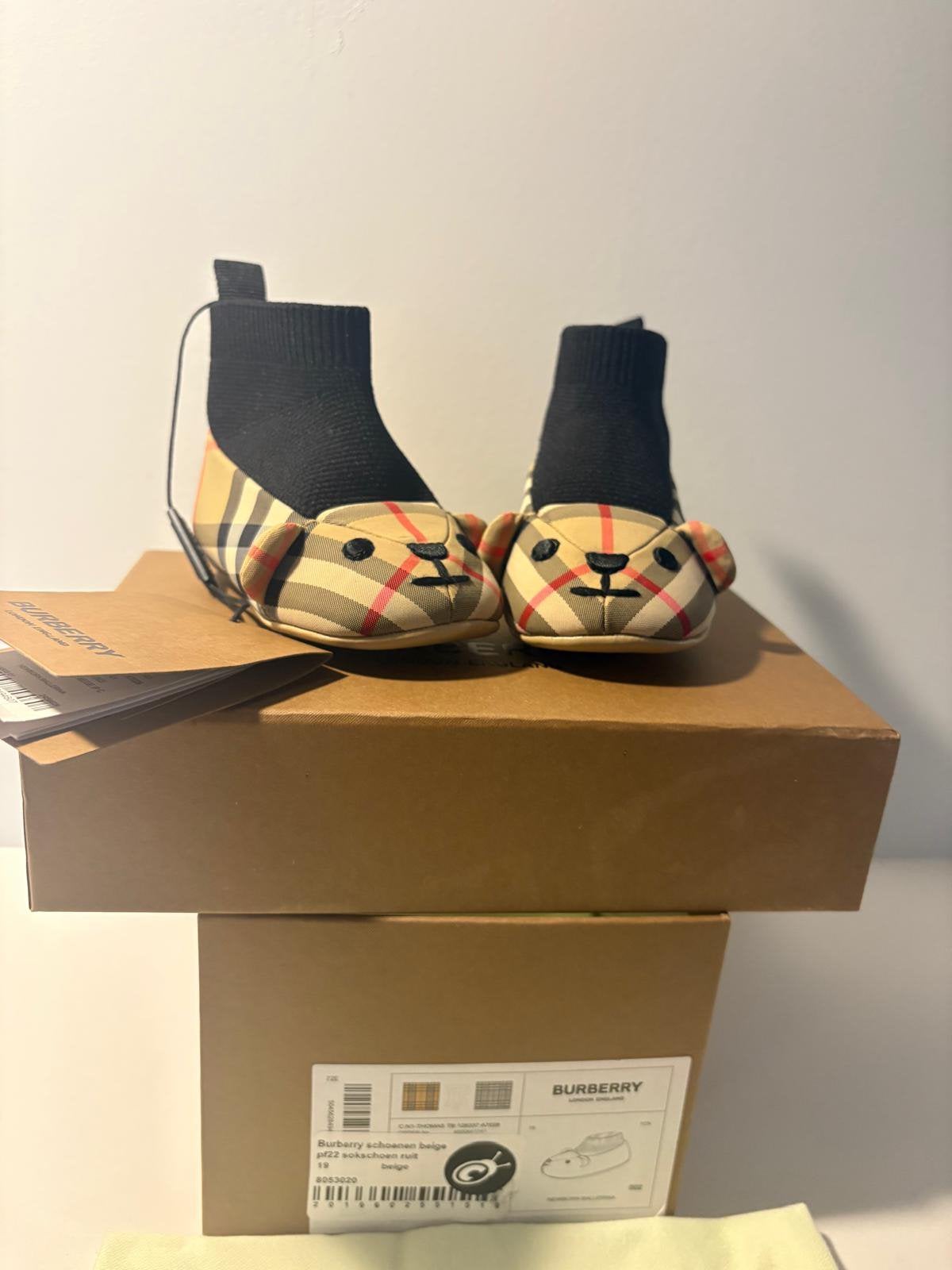 Burberry schoentjes maat 19, Meisje, Nieuw, Ophalen of Verzenden, Sokken