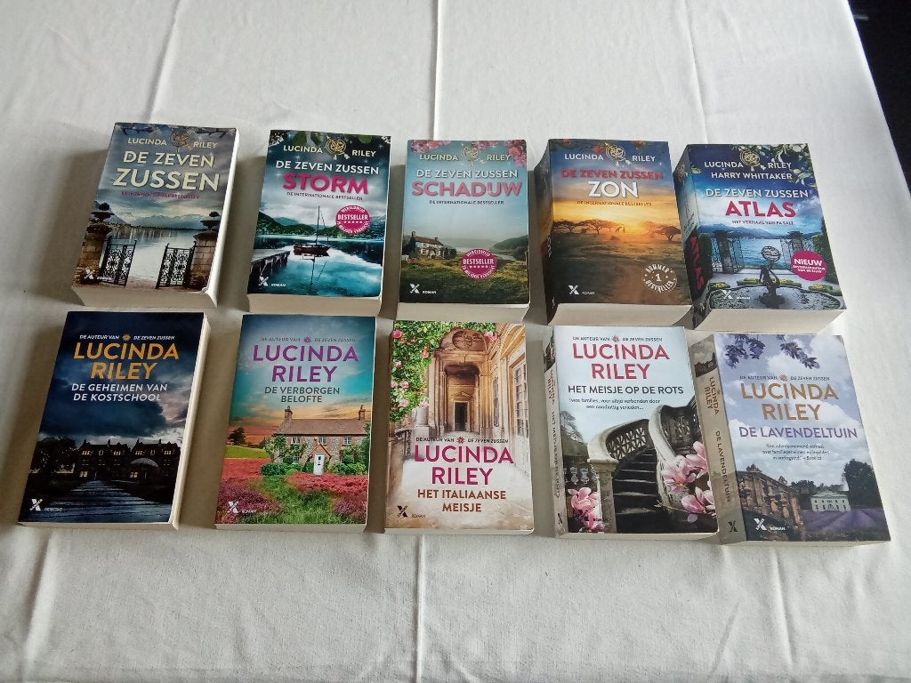 De zeven zussen 5 boeken plus 5 extra boeken, allen izgst., Ophalen of Verzenden, Zo goed als nieuw, Lucinda Riley