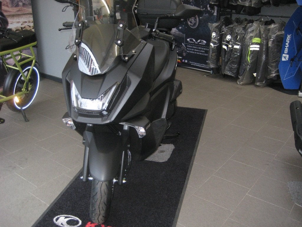 Kymco Skytown 125cc 2.999€, Vélos & Vélomoteurs, Scooters | Kymco, Neuf, Enlèvement, Classe A (25 km/h), Essence