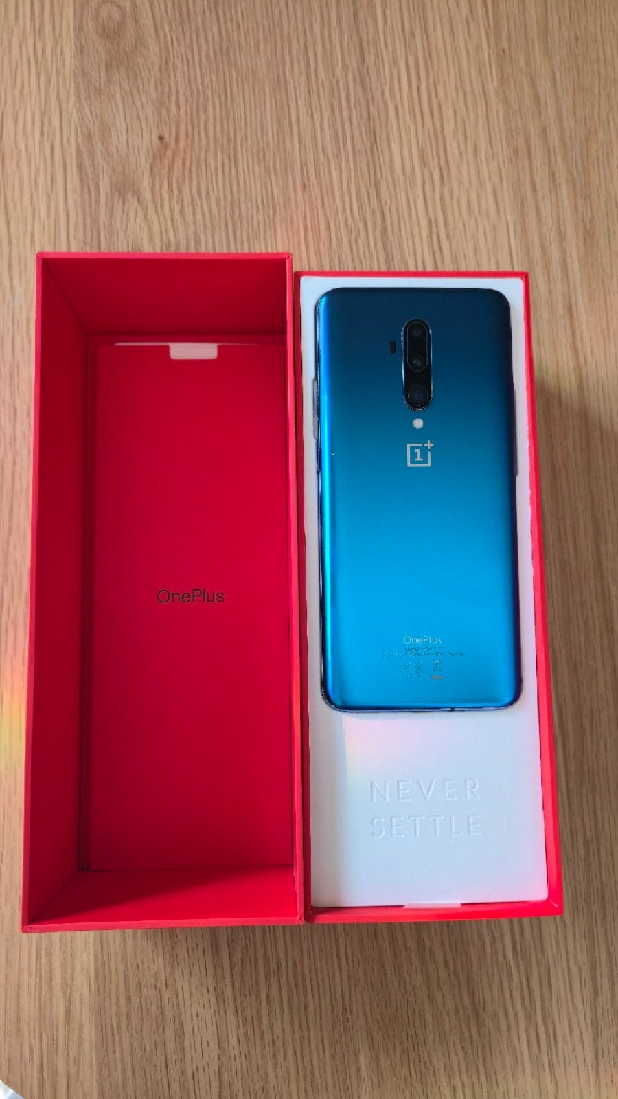 One Plus 7T Pro avec câble de chargement rouge, Enlèvement ou Envoi, Comme neuf