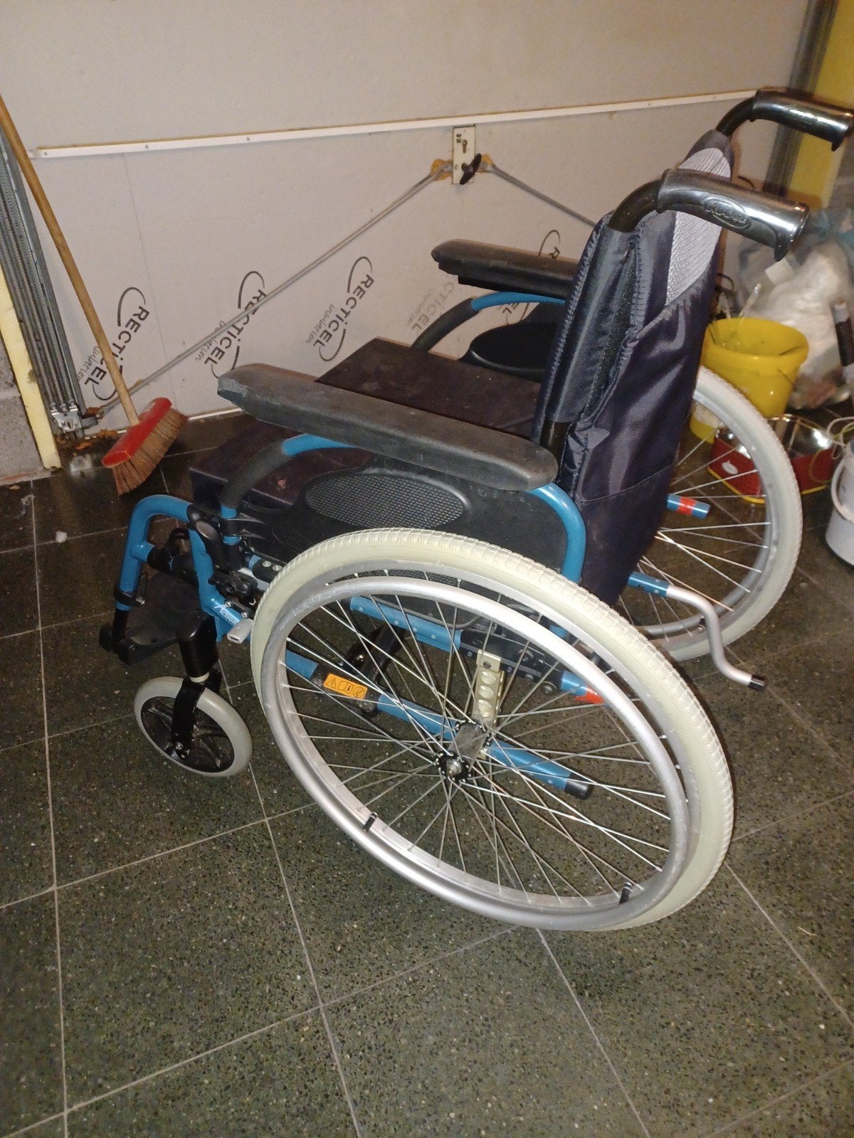 Rolstoel lichtgewicht, Diversen, Ophalen