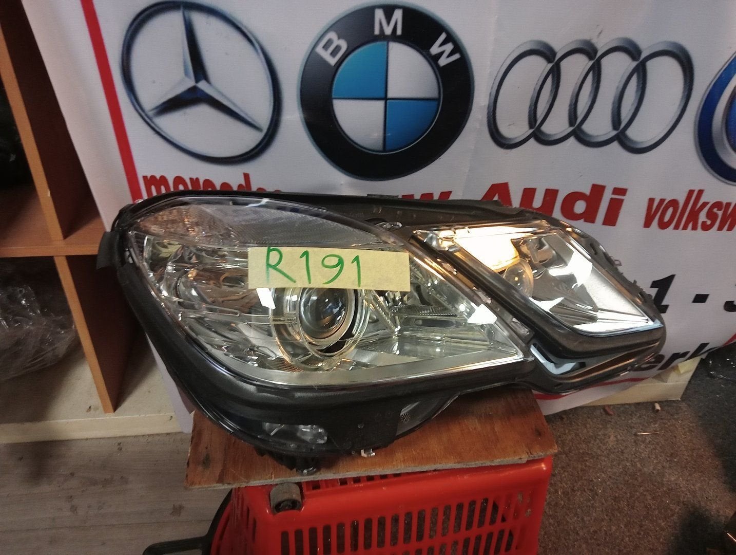 Mercedes-Benz E (W212) (2009 - 2015) Koplamp rechts A2128205, Utilisé, -, -, Enlèvement ou Envoi