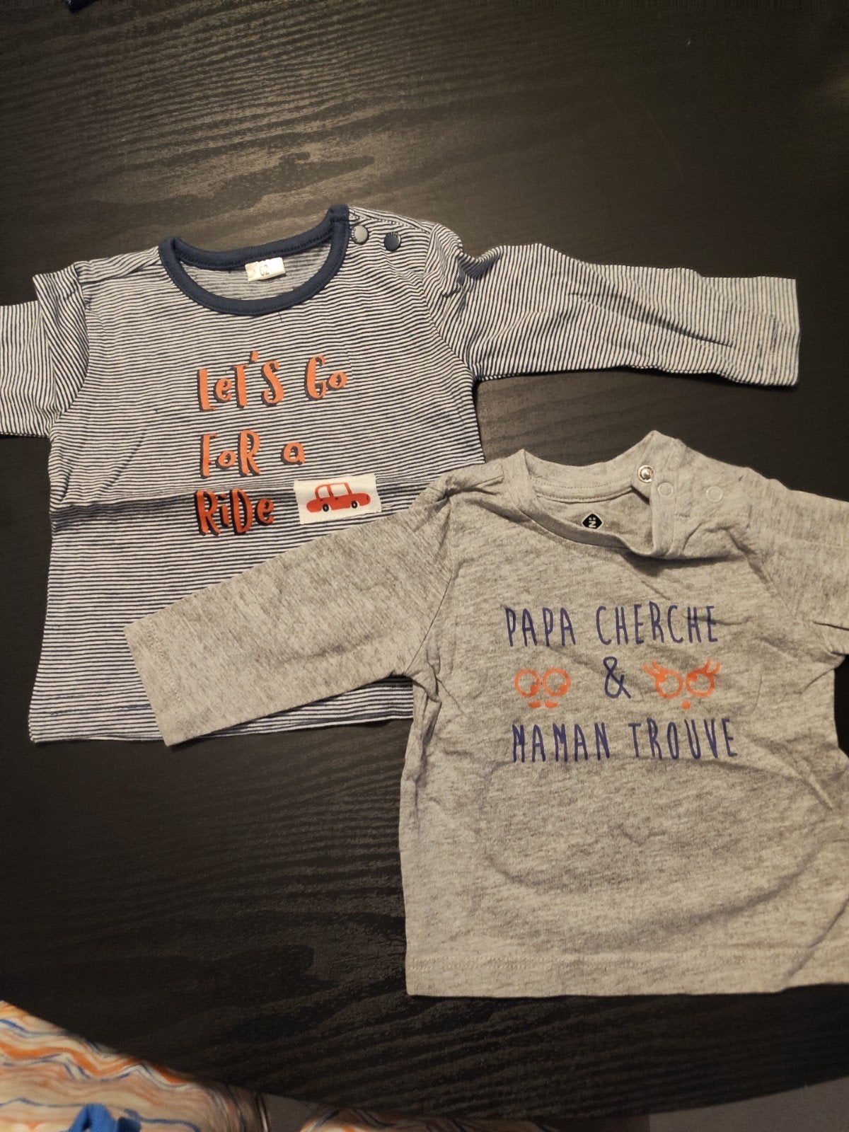 2 t-shirts lange mouwen maat 62, Kinderen en Baby's, Babykleding | Maat 62, Ophalen