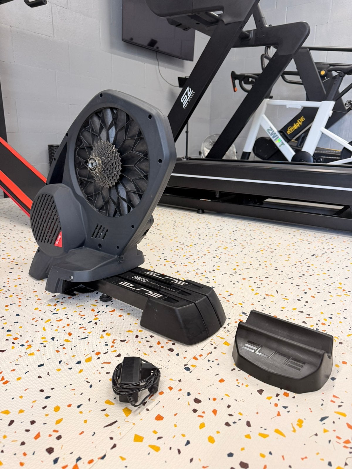 Hometrainer Elite Direto ‍️, Sport en Fitness, Fitnessapparatuur, Zo goed als nieuw, Ophalen of Verzenden