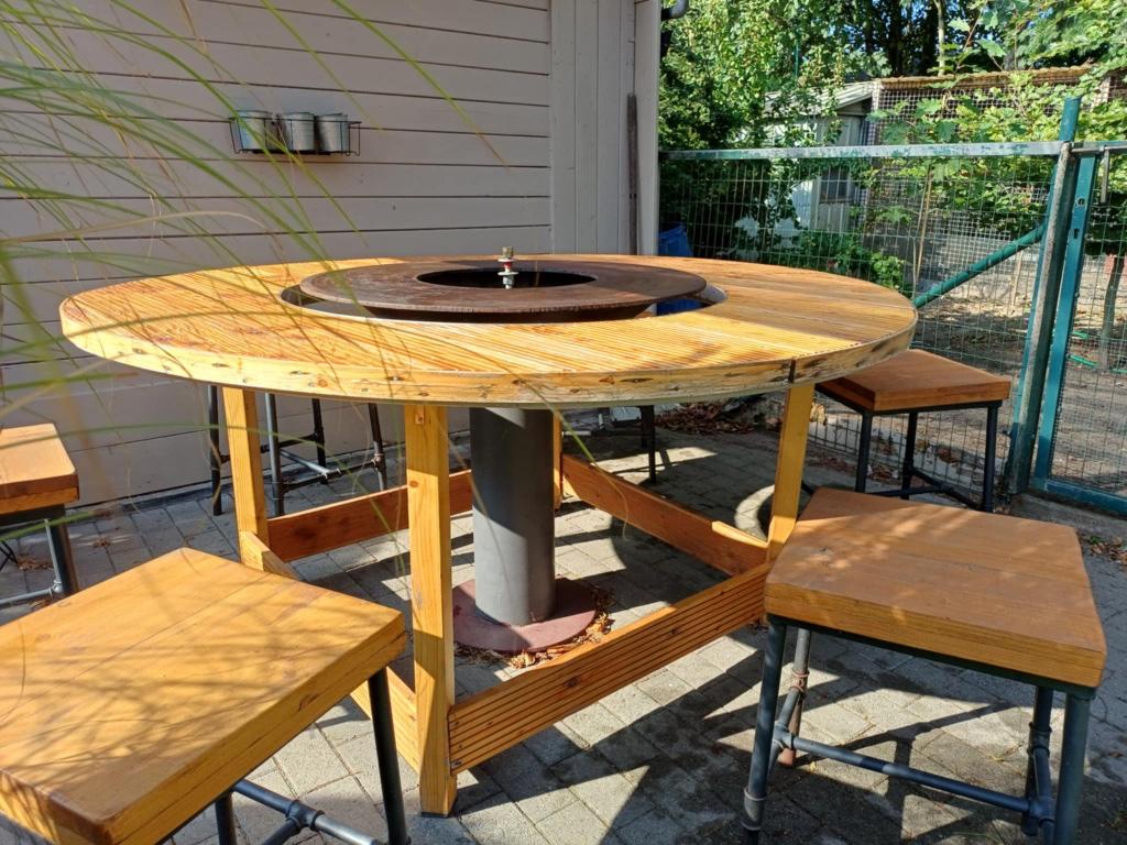 Uniek ofyer met tafel en barkrukken, Enlèvement, Comme neuf, Ofyr