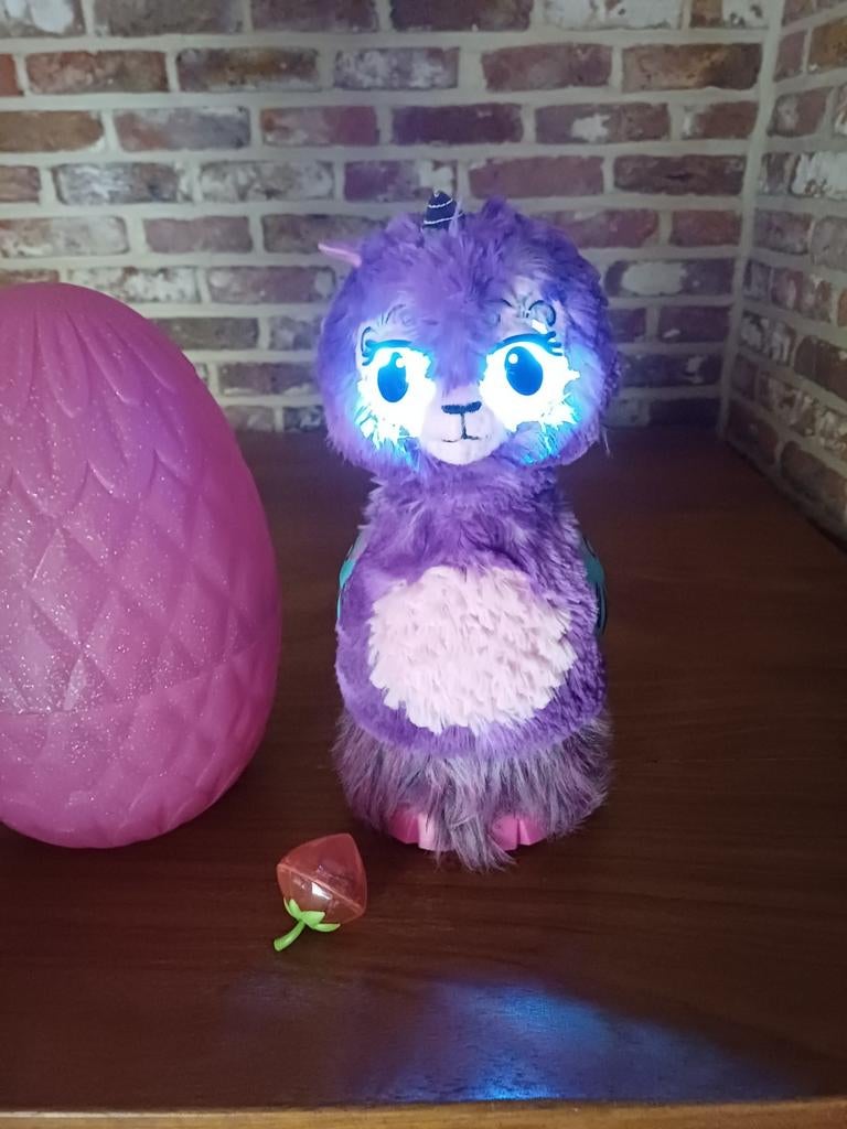 Hatchimals WOW Llalacorn, Kinderen en Baby's, Ophalen of Verzenden, Zo goed als nieuw