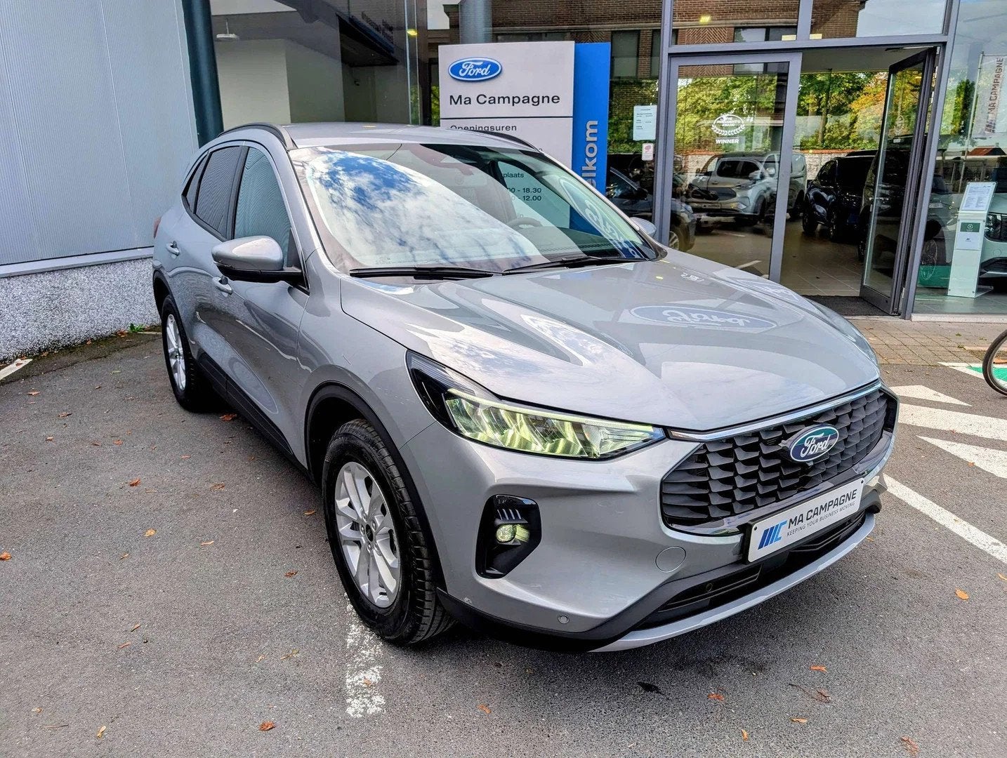 Ford Kuga Titanium 2.5i 243pk/178kw Plug-inn Hybrid HF55 Aut, Auto's, Automaat, Stof, Gebruikt, Zwart