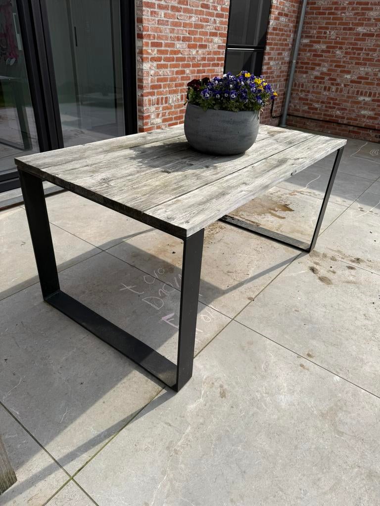Tuintafel van steigerhout en staal, Huis en Inrichting, Tafels | Salontafels, Ophalen, Gebruikt