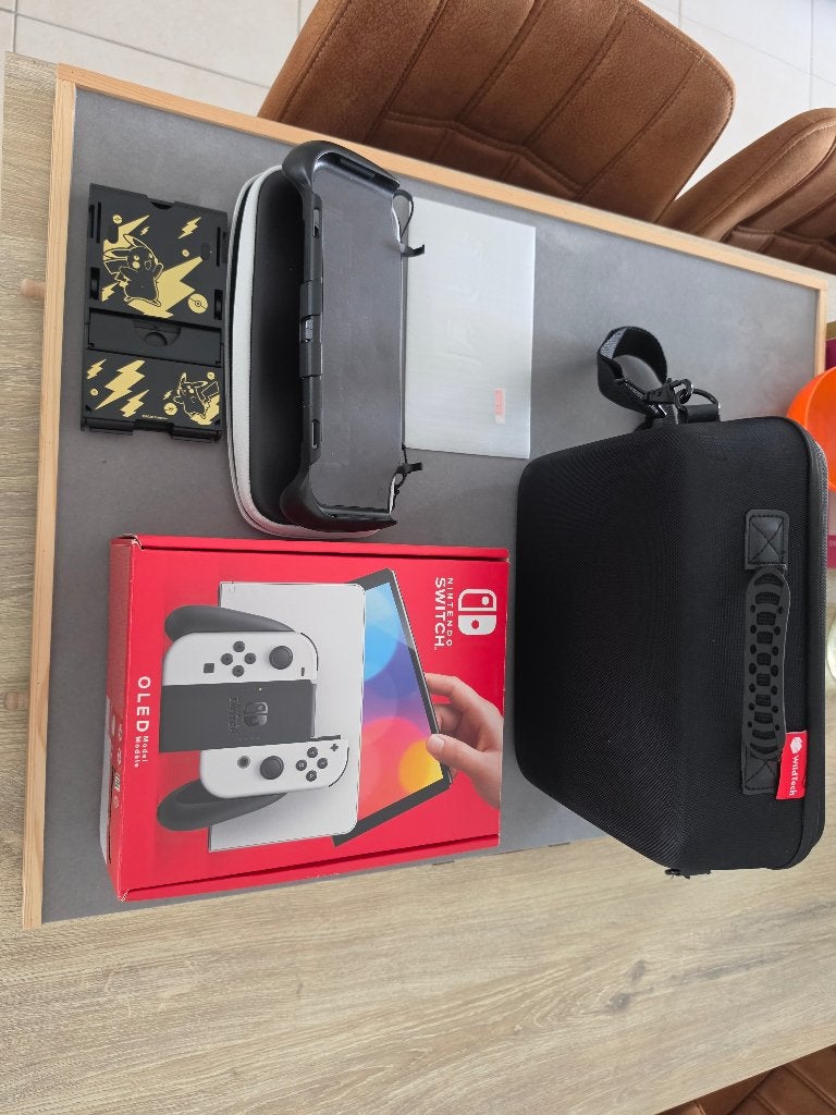 (nieuwstaat) Nintendo switch Oled met accessoires, Enlèvement, Comme neuf, Avec 1 manette, Switch OLED