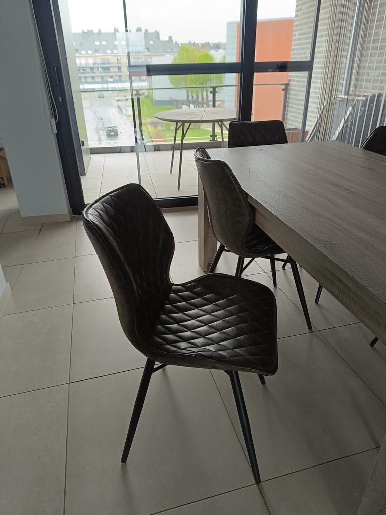 Grijsbruine eetkamer en bijpassende kasten, Huis en Inrichting, Ophalen, Zo goed als nieuw, 4 tot 6 stoelen, Strak, modern
