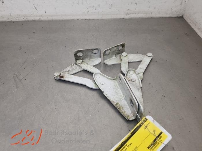 Charnière capot d'un Iveco Daily, -, 3 mois de garantie, Utilisé, -