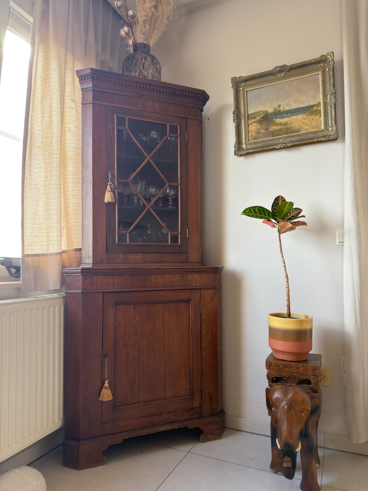 Belle armoire d’angle en 2 pieces en bonne état., Antiquités & Art, Enlèvement